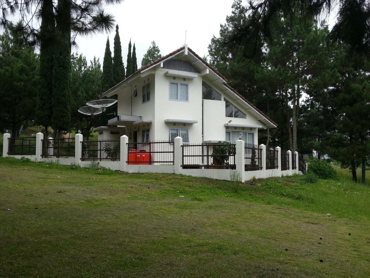 Villa 5Cemara Lembang Kültér fotó